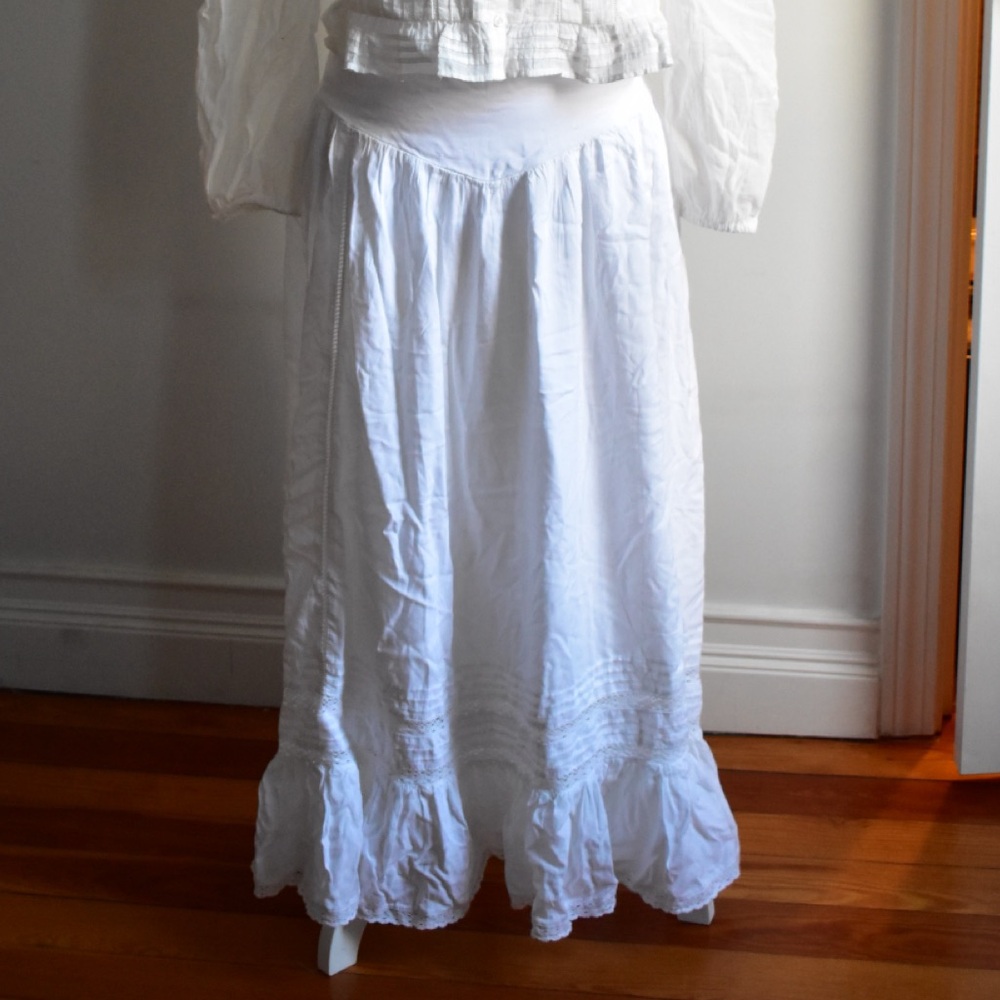 American Eagle Outfitters White Ruffled Maxi Skirt